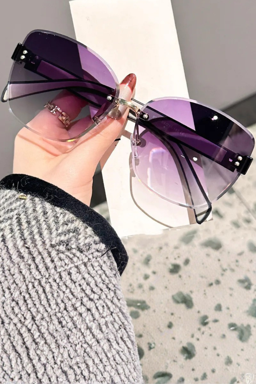 Oversized Cat Eye Sunglasses with Lightweight Metal Temples