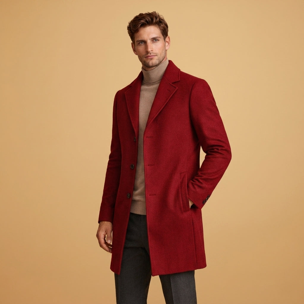 Cappotto da uomo in lana, taglio sartoriale lungo, chiusura con bottoni, adatto per l'ufficio.