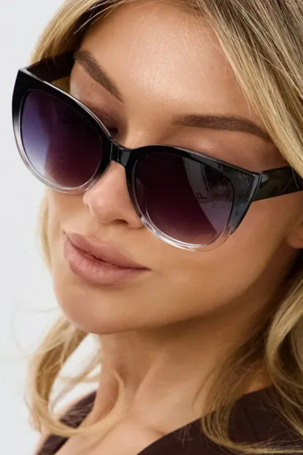 Óculos de sol oversized estilo vintage com armação degradê