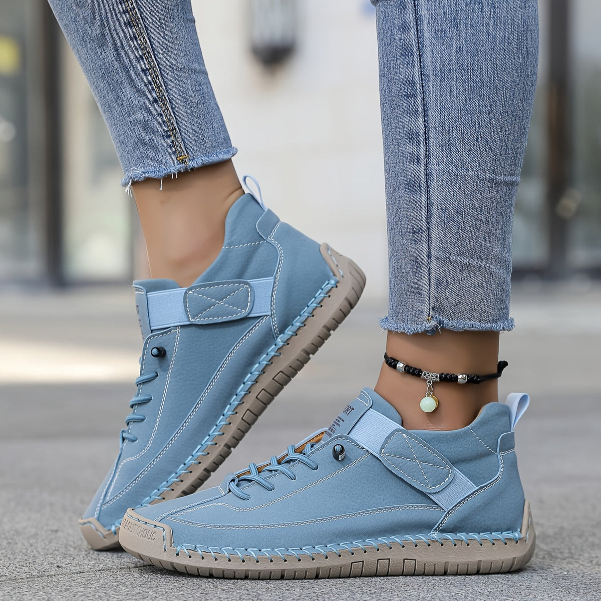 Women's Everyday Sneakers Clean Design Lightweight Sole All-Day Comfort Modern Style