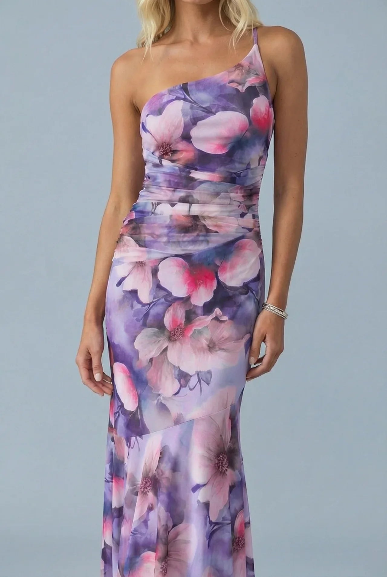 Rochie de bal tip sirenă asimetrică, cu umeri goi și imprimeu floral