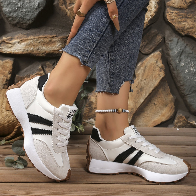 Sneakers donna con zeppa in pelle — scarpe sportive casual