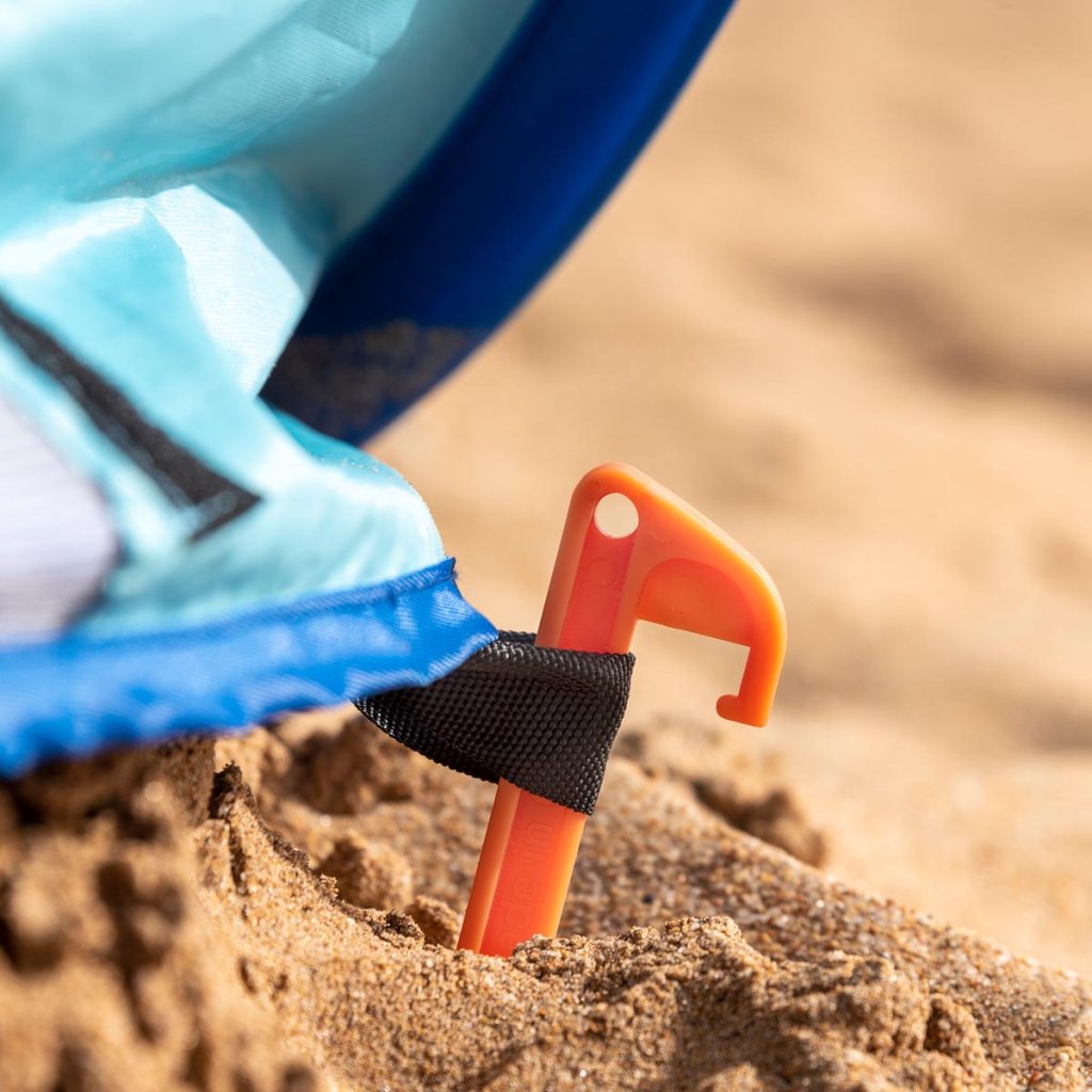 Tienda de playa para bebé con piscina integrada y protección solar