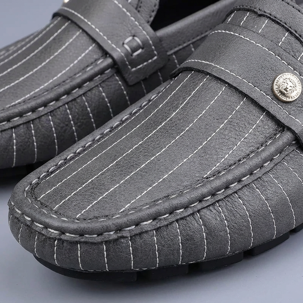 Mocassins en Cuir Véritable pour Homme avec Coutures Contrastées et Bouton Décoratif