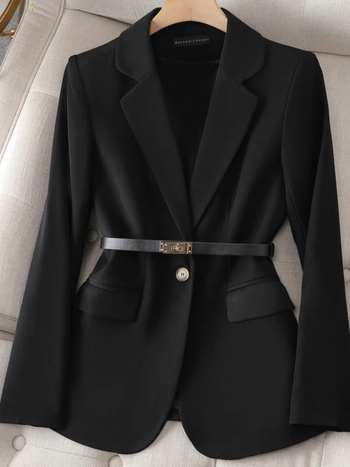Blazer femme décontracté à coupe droite avec col à revers et boutonnage simple