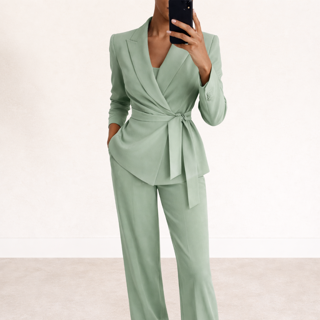 Tailleur Femme Pantalon et Veste Ceinturée