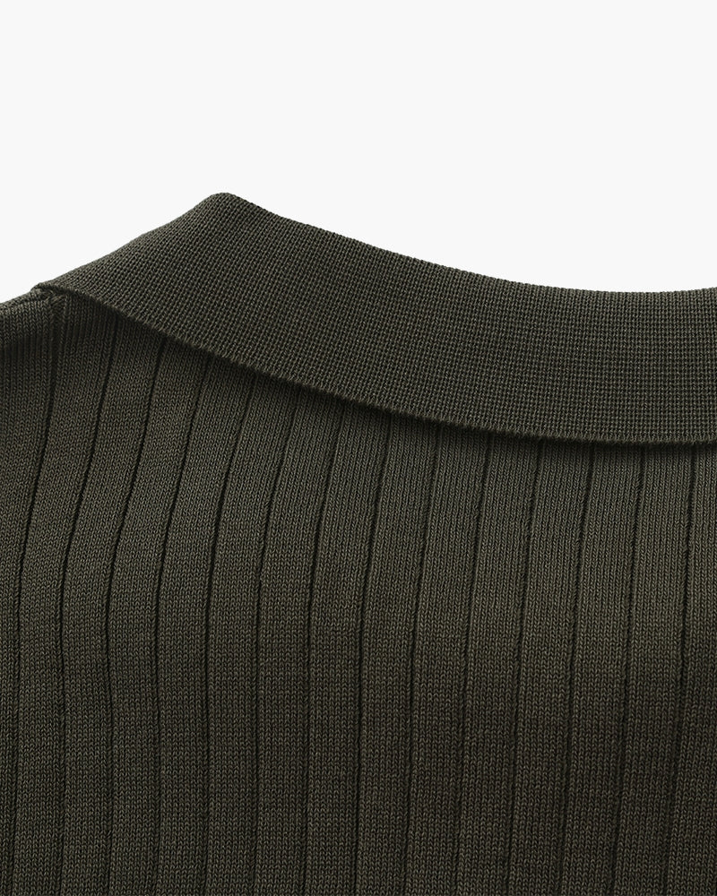 Pánské polo z žebrovaného úpletu s krátkými rukávy a otevřeným límečkem, slim fit