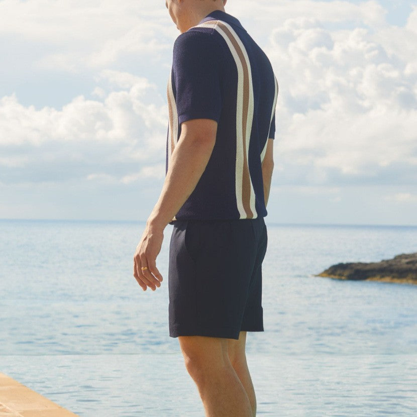 Polo da uomo in maglia — righe verticali — abbigliamento da spiaggia e per le vacanze