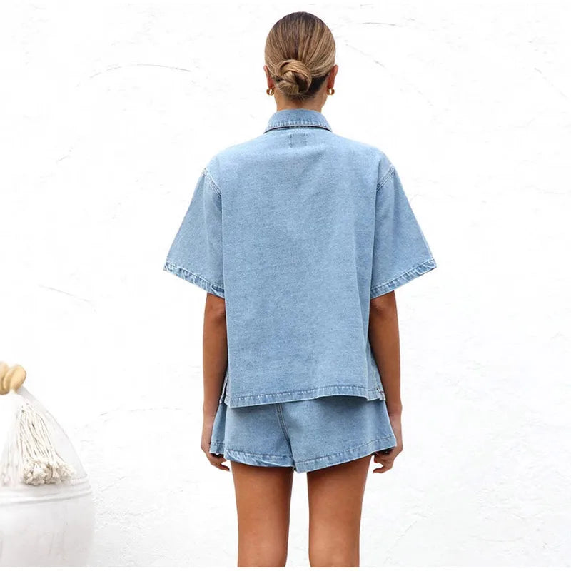 Ensemble Deux Pièces en Denim pour Femme avec Chemise à Manches Courtes et Short
