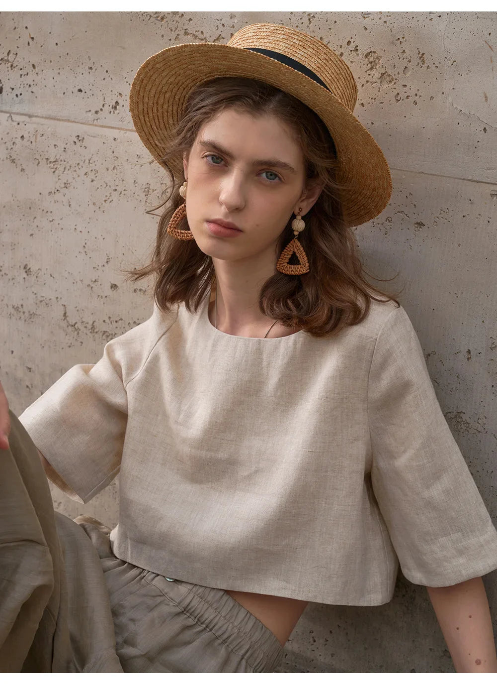 Top cropped feminino — 100% linho — corte largo e boxy — para o dia a dia