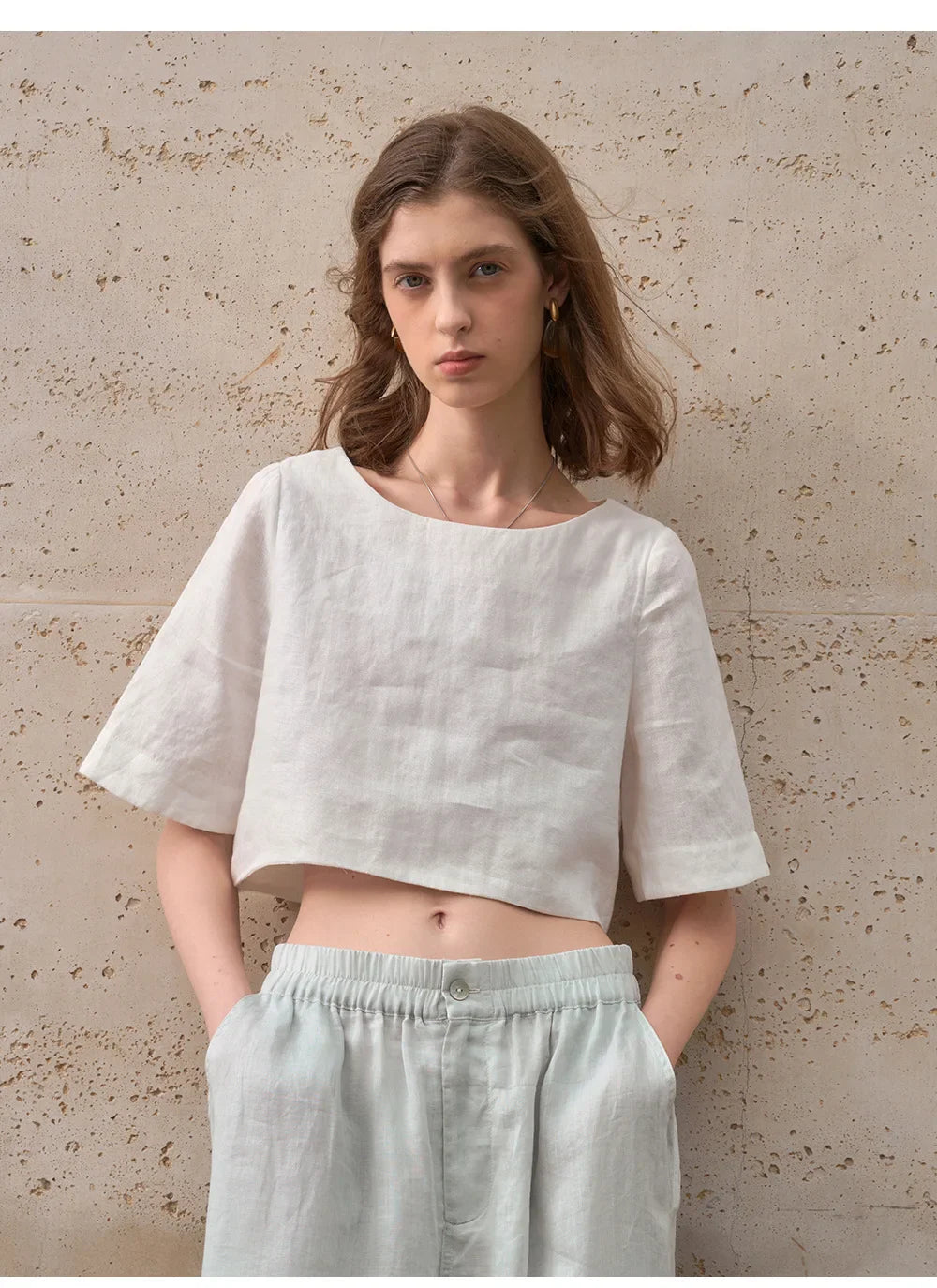 Top cropped feminino — 100% linho — corte largo e boxy — para o dia a dia