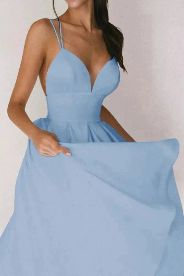 Robe Longue Satinée à Bretelles Spaghetti et Décolleté en V Plongeant