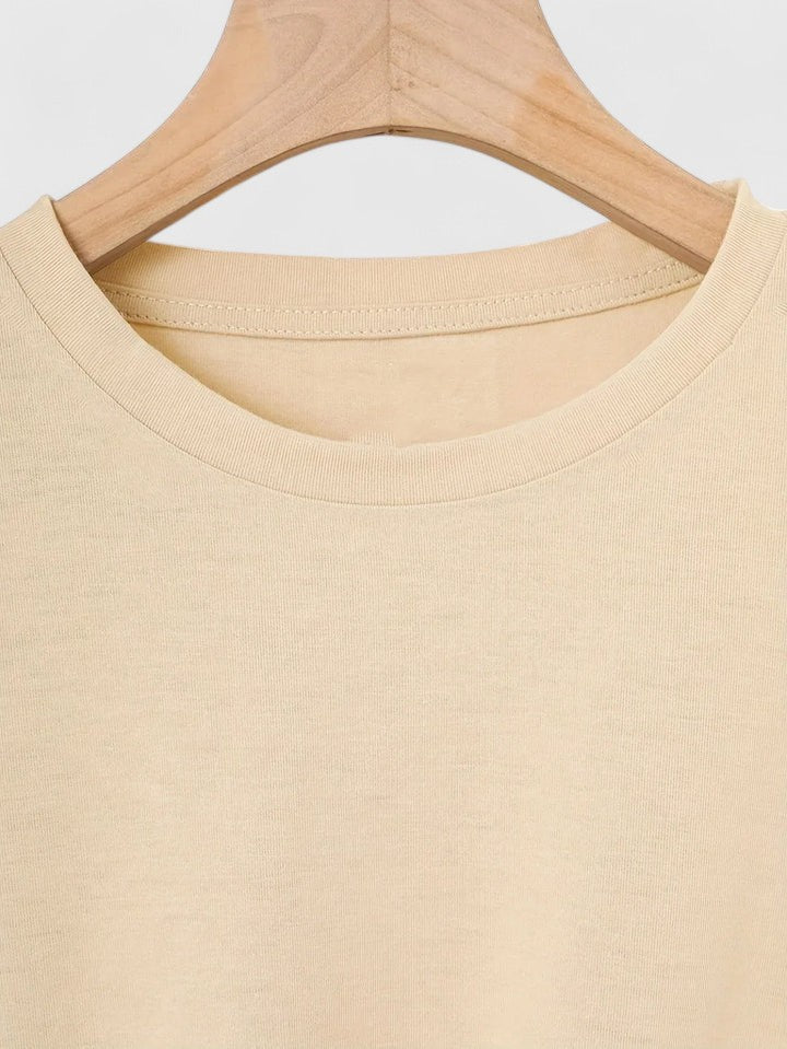 Short Sleeve T-shirt with Heart Print and Round Neck for Women Relaxed Fit