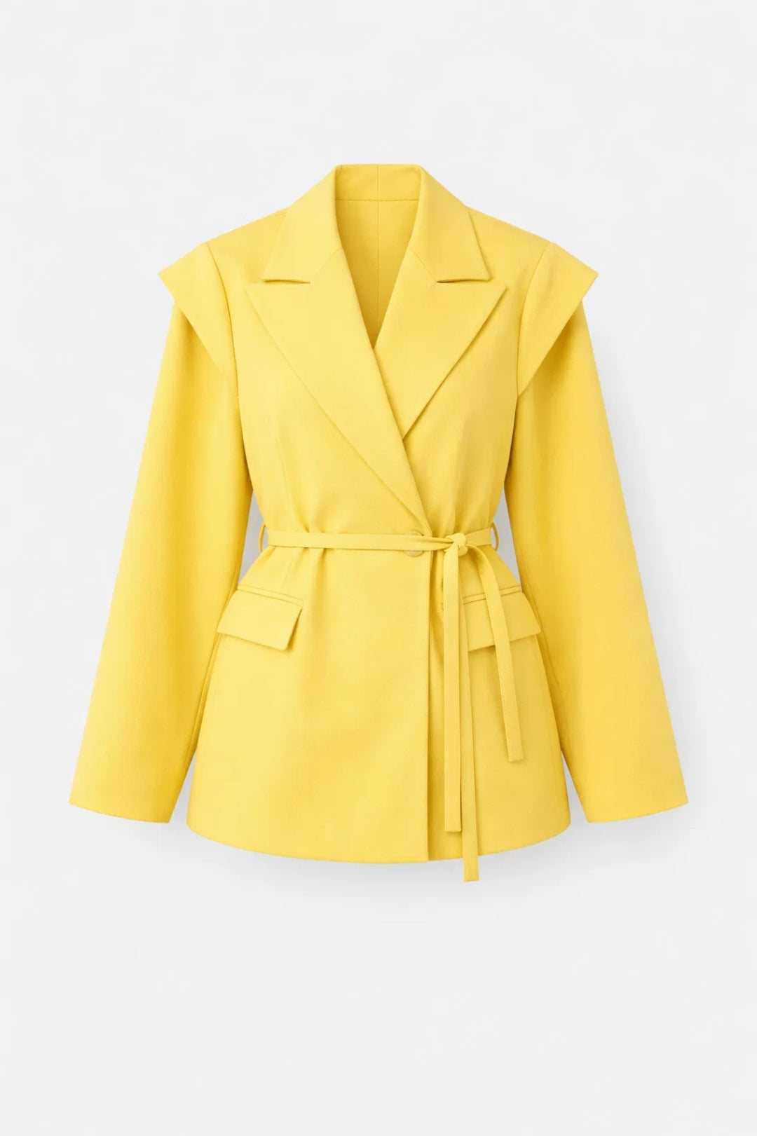 Blazer de mujer entallado con cinturón, solapa estructurada, elegante y profesional para oficina.