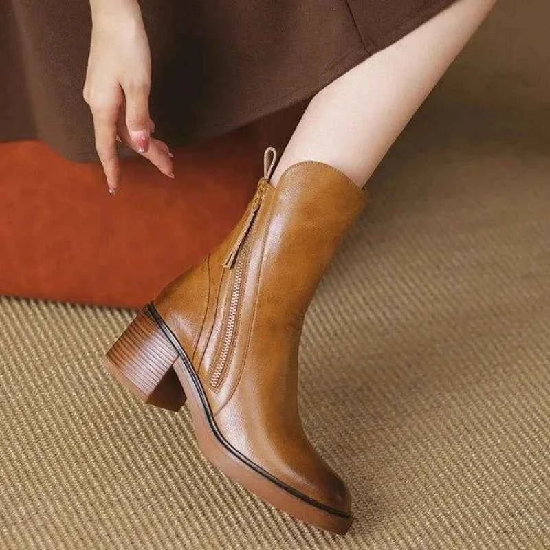 Elegantní dámské kotníkové boty pro každodenní nošení do kanceláře s pohodlným střihem a čistou siluetou