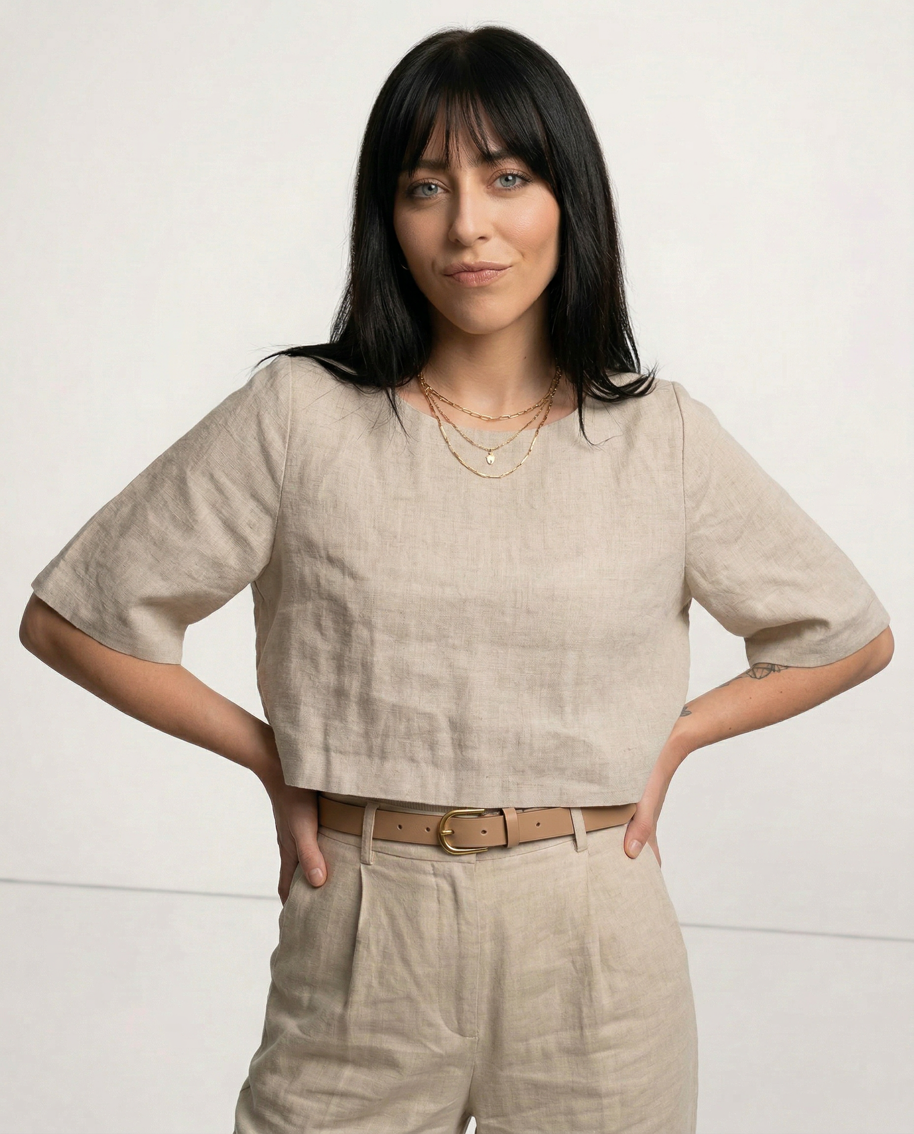 Top cropped feminino — 100% linho — corte largo e boxy — para o dia a dia