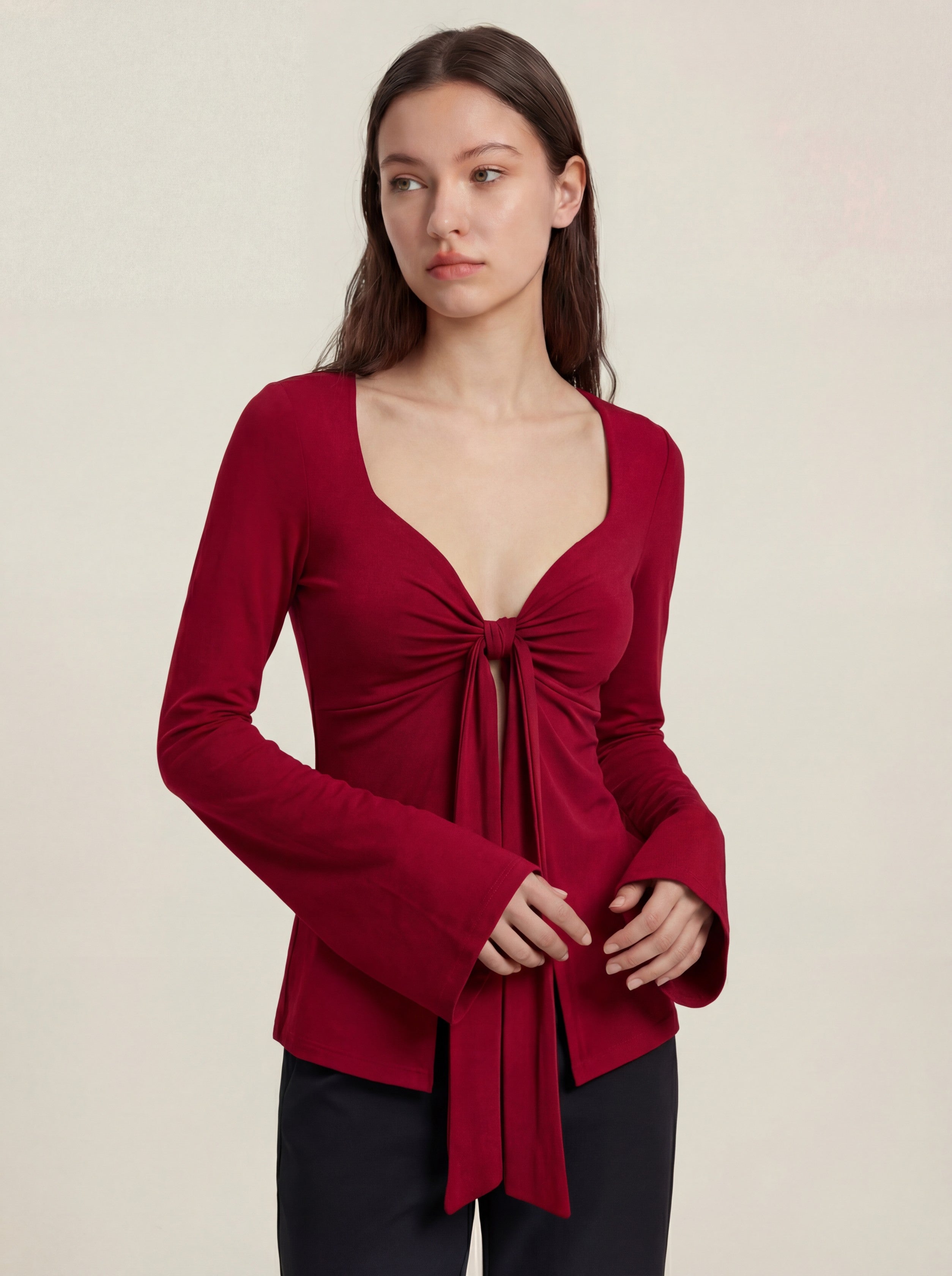 Haut à Manches Longues avec Noeud Frontal et Col en V Plongeant pour Femme
