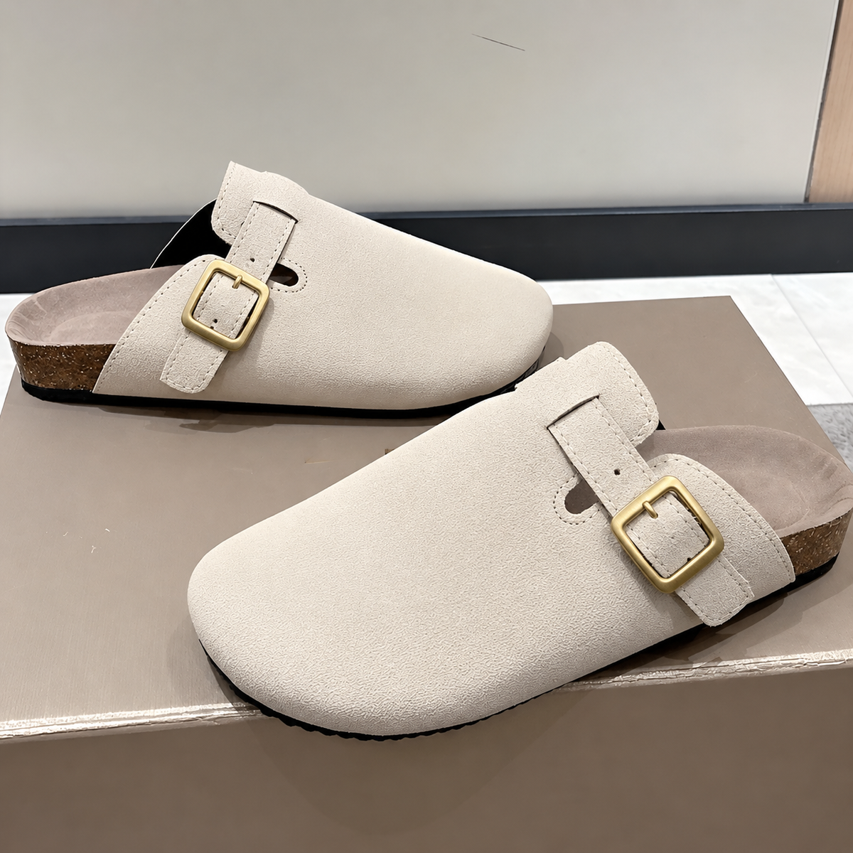Men's suede mules with adjustable buckle
