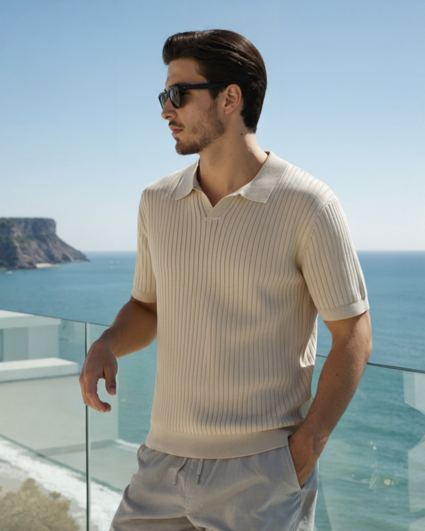 Pánské polo z žebrovaného úpletu s krátkými rukávy a otevřeným límečkem, slim fit