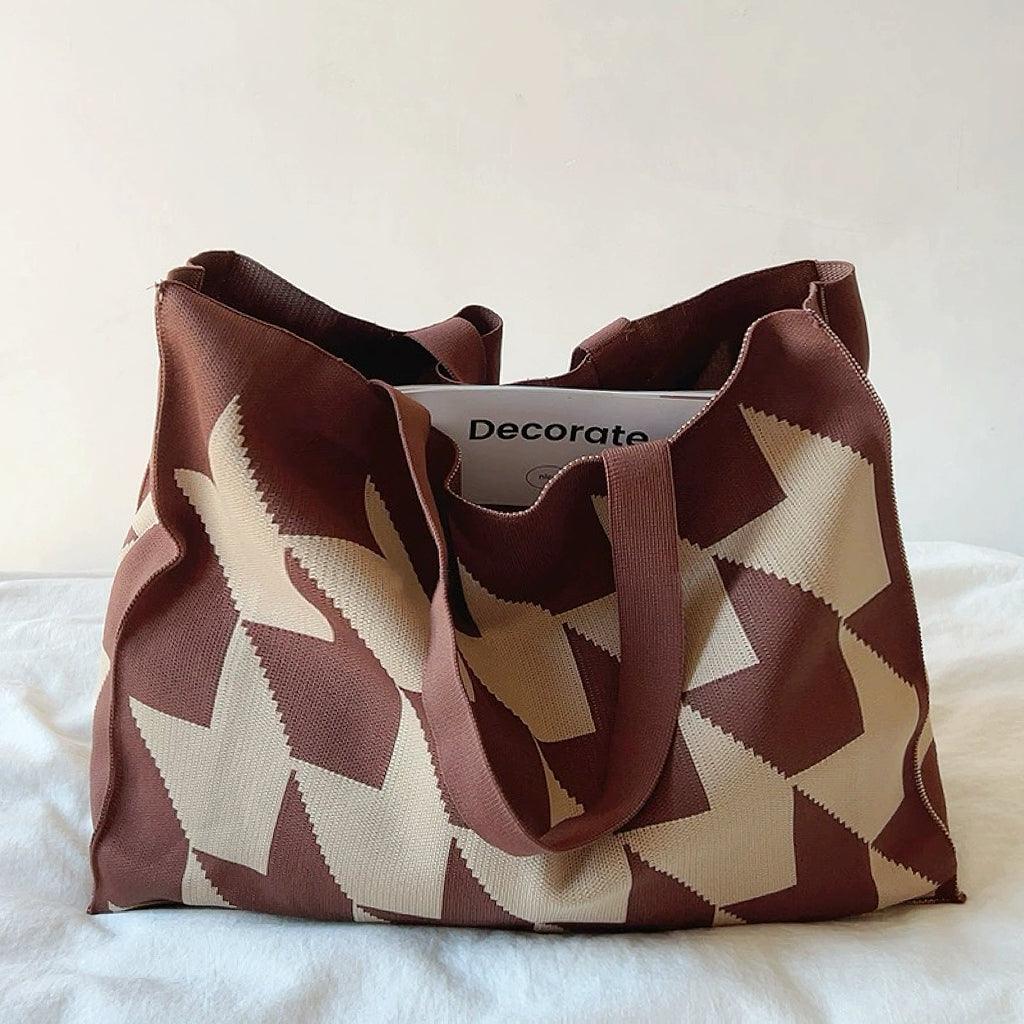 Bolso grande de mujer con diseño geométrico espacioso