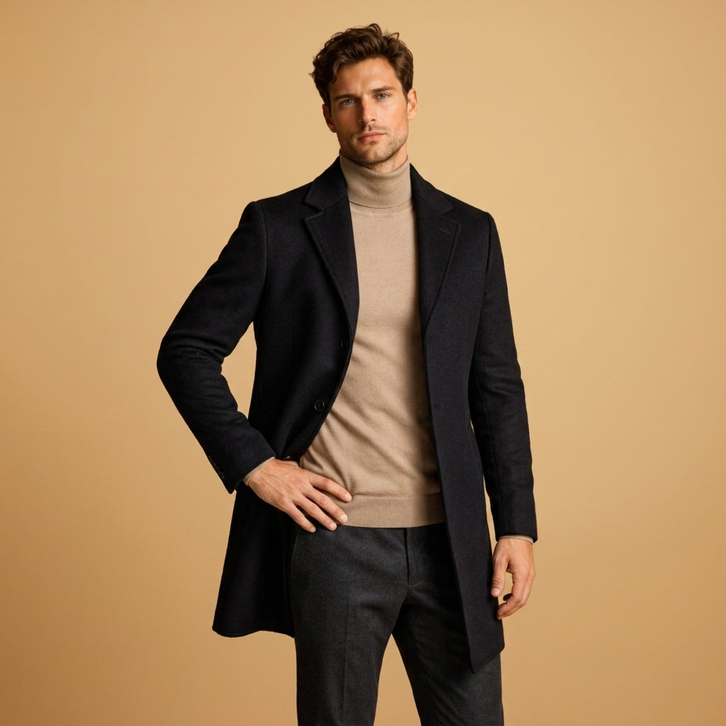 Cappotto da uomo in lana, taglio sartoriale lungo, chiusura con bottoni, adatto per l'ufficio.