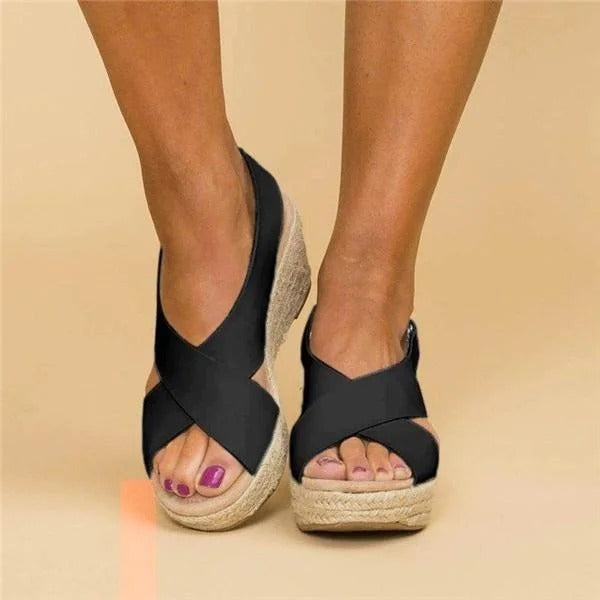 Kilehæl espadrillesandaler med krydsede stropper og jutesål til kvinder