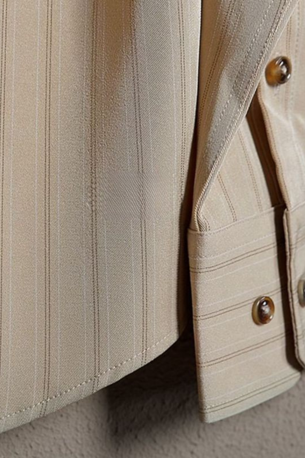 Chemise Formelle Rayée à Manches Longues et Coupe Ajustée pour Homme