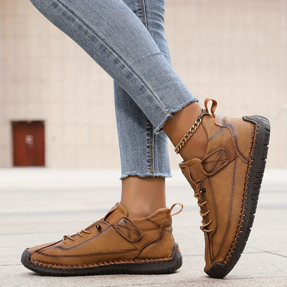 Women's Everyday Sneakers Clean Design Lightweight Sole All-Day Comfort Modern Style