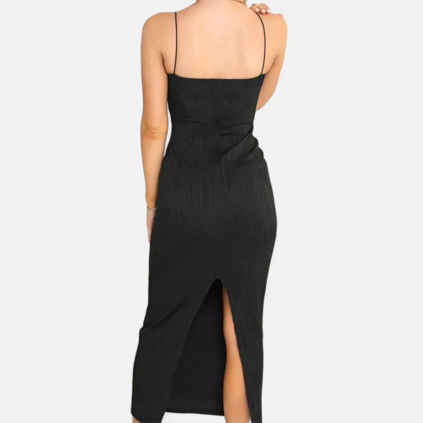 Velclairemode | Robe Longue Froncée Fendue – Élégance Sculptée, Allure de Soirée
