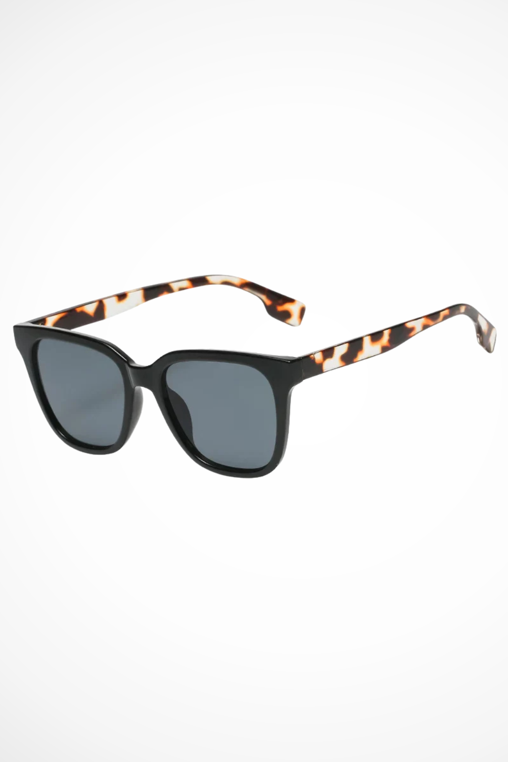 Gafas de sol con lentes cuadrados, amplia protección y patillas robustas