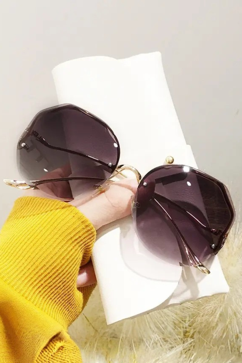Gafas de sol grandes sin montura con lentes progresivos tintados