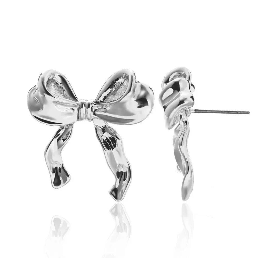 Boucles d'Oreilles Stud en Acier Inoxydable avec Design de Nœud Poli pour Femme