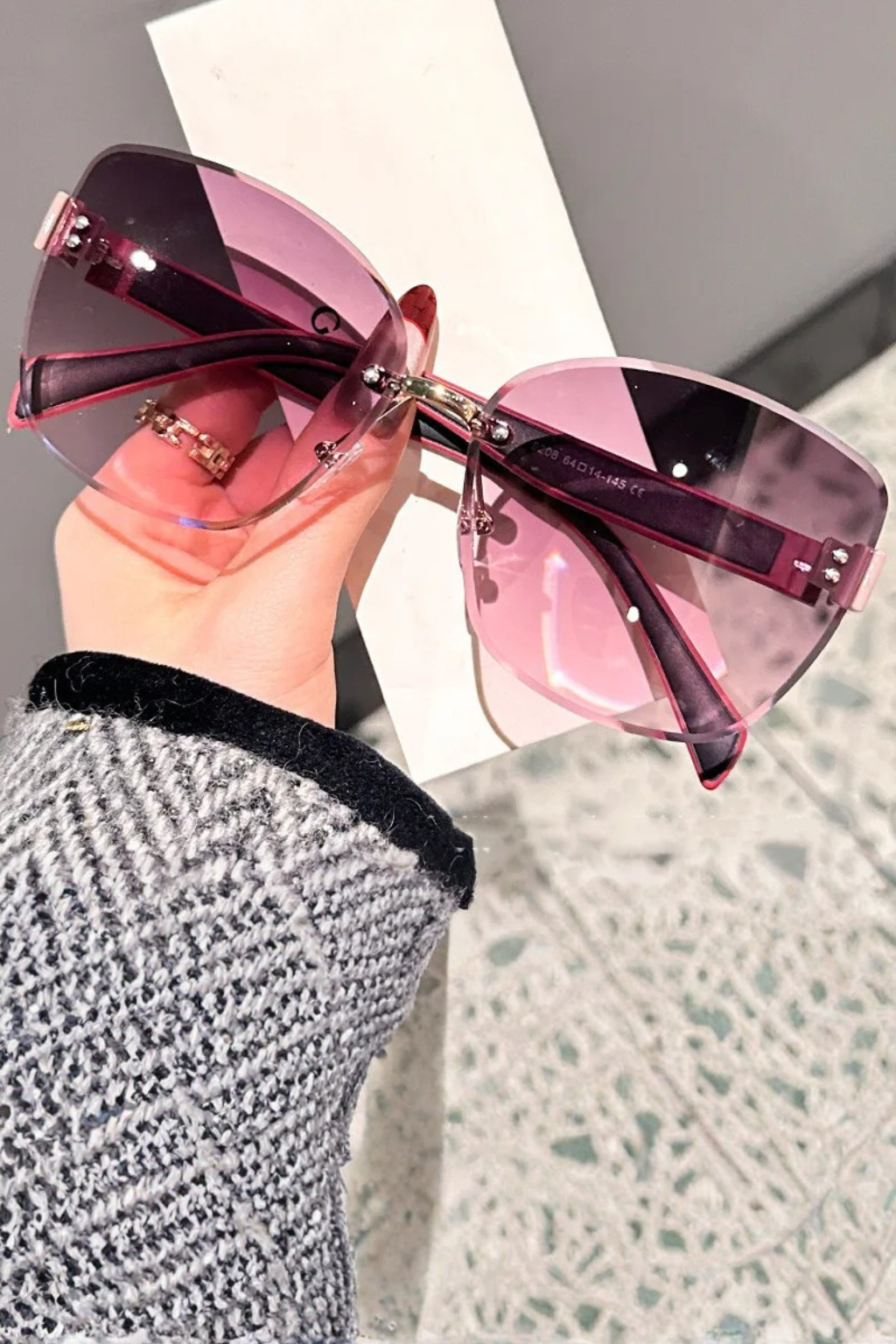 Gafas de sol oversize estilo ojo de gato con varillas de metal ligero