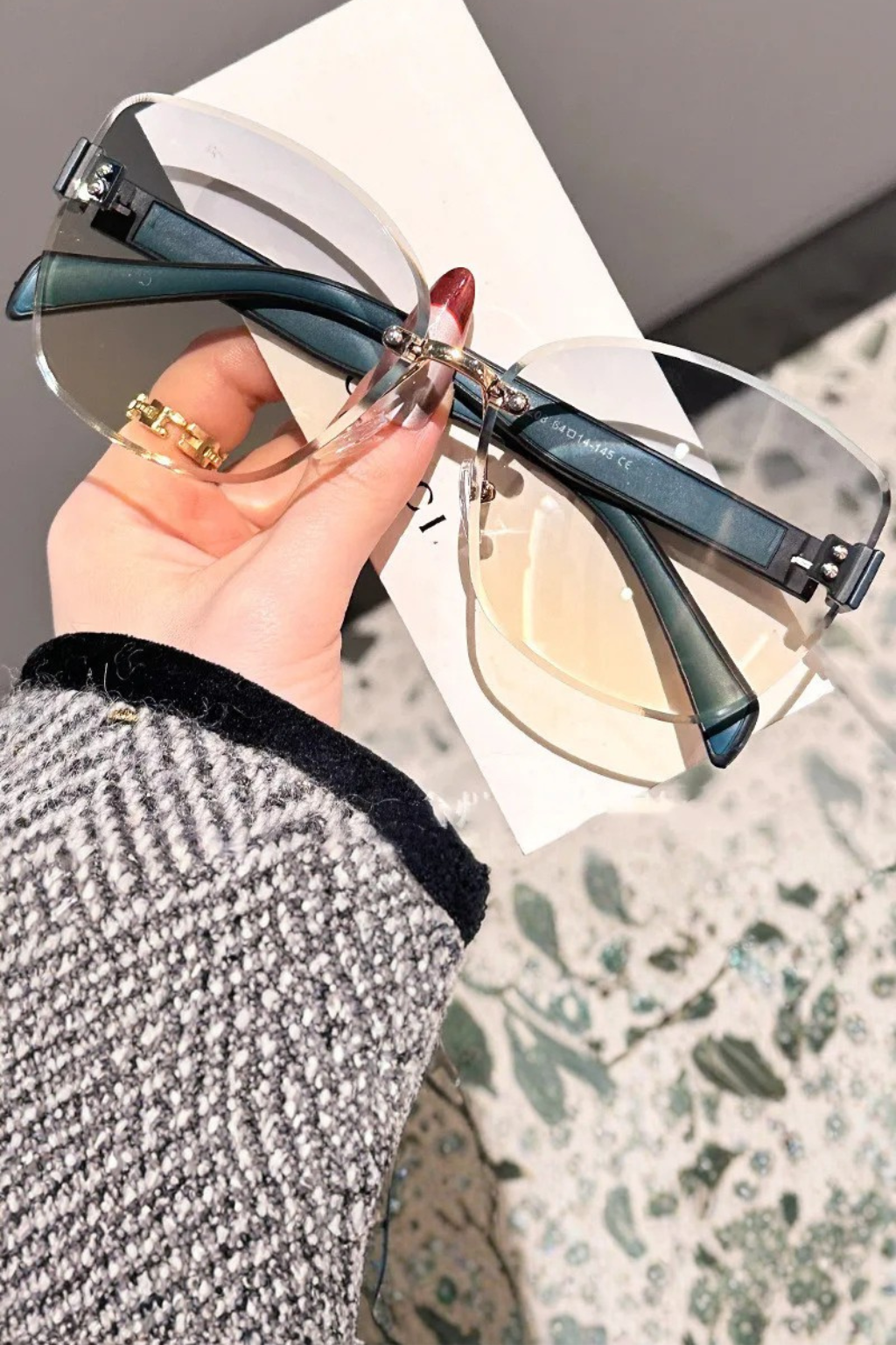 Gafas de sol oversize estilo ojo de gato con varillas de metal ligero