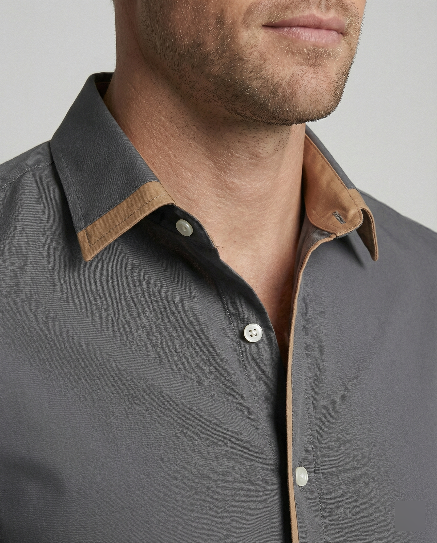 Long-sleeve shirt — contrast lining — fitted cut