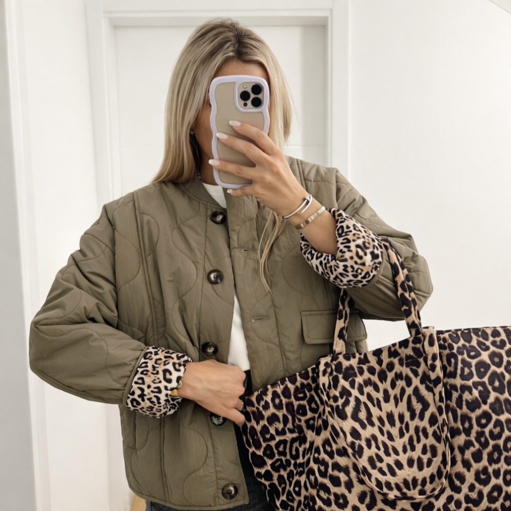 Chaqueta Acolchada con Estampado de Leopardo y Cierre de Botón Simple para Mujer