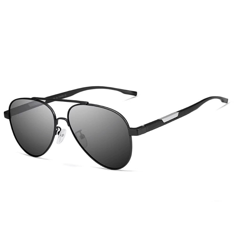 Gafas de sol con montura metálica fina de forma aviador y lentes oscuros