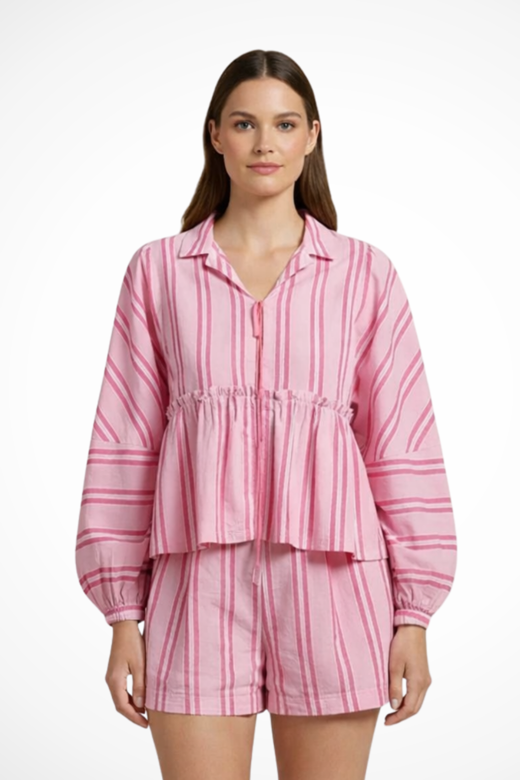 Conjunto Duas Peças para Mulher com Camisa com Peplum e Short Listrado