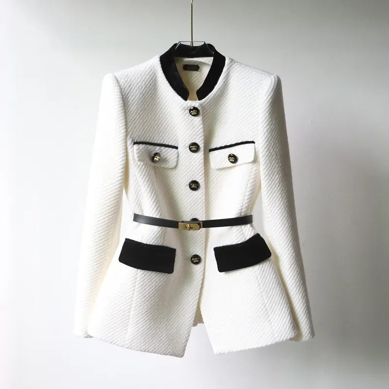 Blazer Cintrée à Col Rond avec Boutons Dorés et Ceinture pour Femme