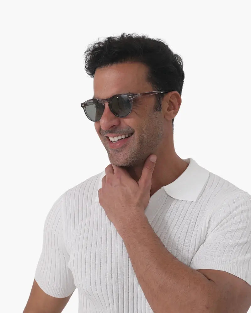 Lunettes solaires circulaires pour hommes monture légère et verres fumés UV