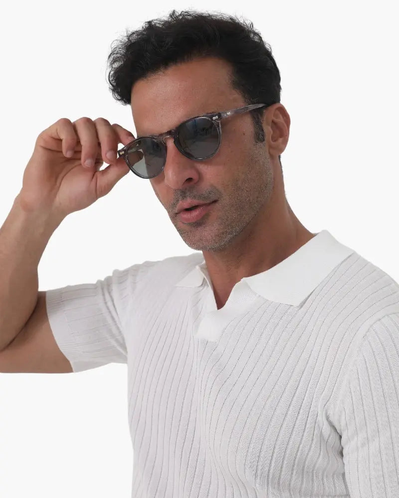 Lunettes solaires circulaires pour hommes monture légère et verres fumés UV