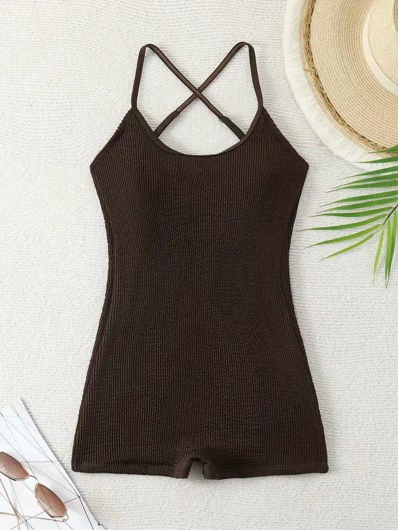 Costum de baie sport pentru femei - model o piesă tip shorty - piscină