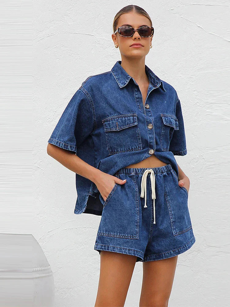 Ensemble Deux Pièces en Denim pour Femme avec Chemise à Manches Courtes et Short