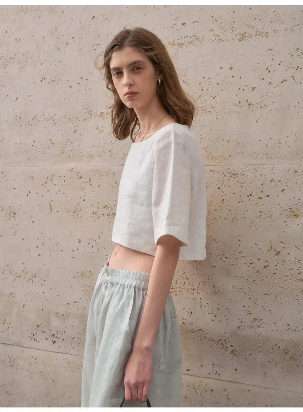 Top cropped feminino — 100% linho — corte largo e boxy — para o dia a dia
