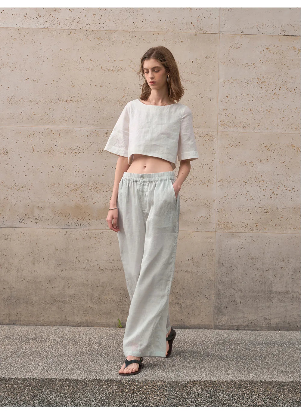 Top cropped feminino — 100% linho — corte largo e boxy — para o dia a dia