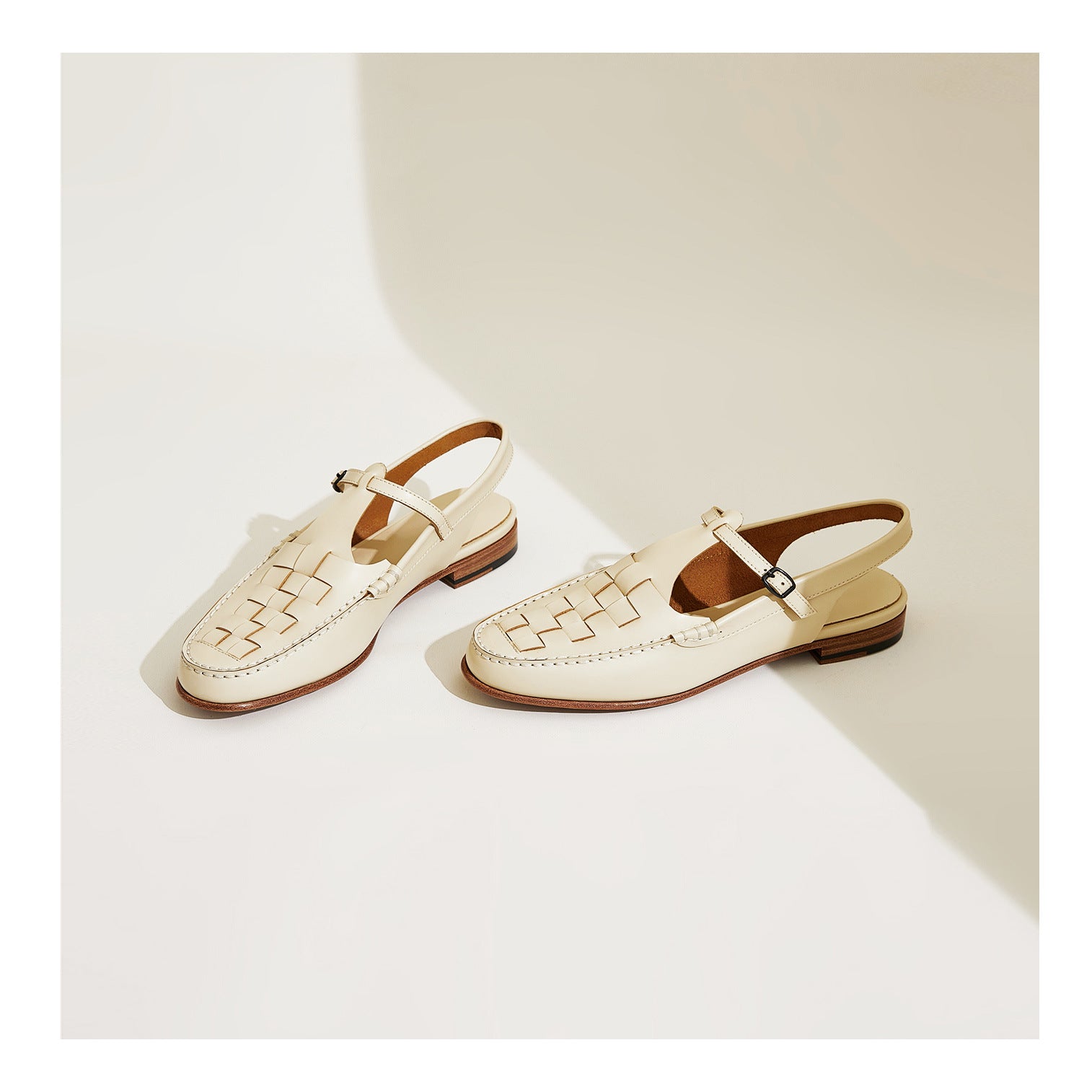 Sandales Fisherman Plates en Microfibre à Brides Tressées et Boucle pour Femme