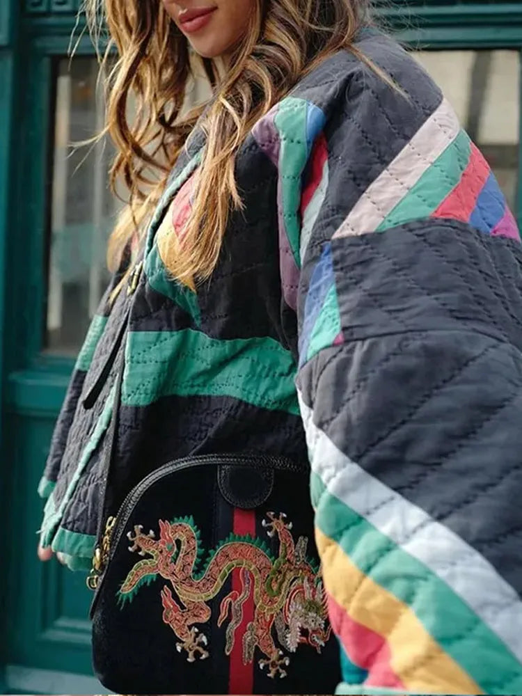 Cardigã Oversized Feminino em Algodão Matelassê com Estampa e Corte Casual
