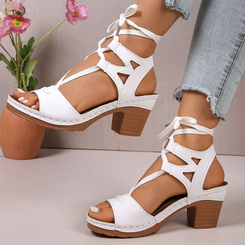 Sandales Féminines à Brides Entrelacées et Talon Large Style Spartiate