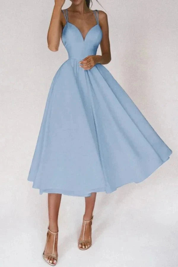 Robe Longue Satinée à Bretelles Spaghetti et Décolleté en V Plongeant