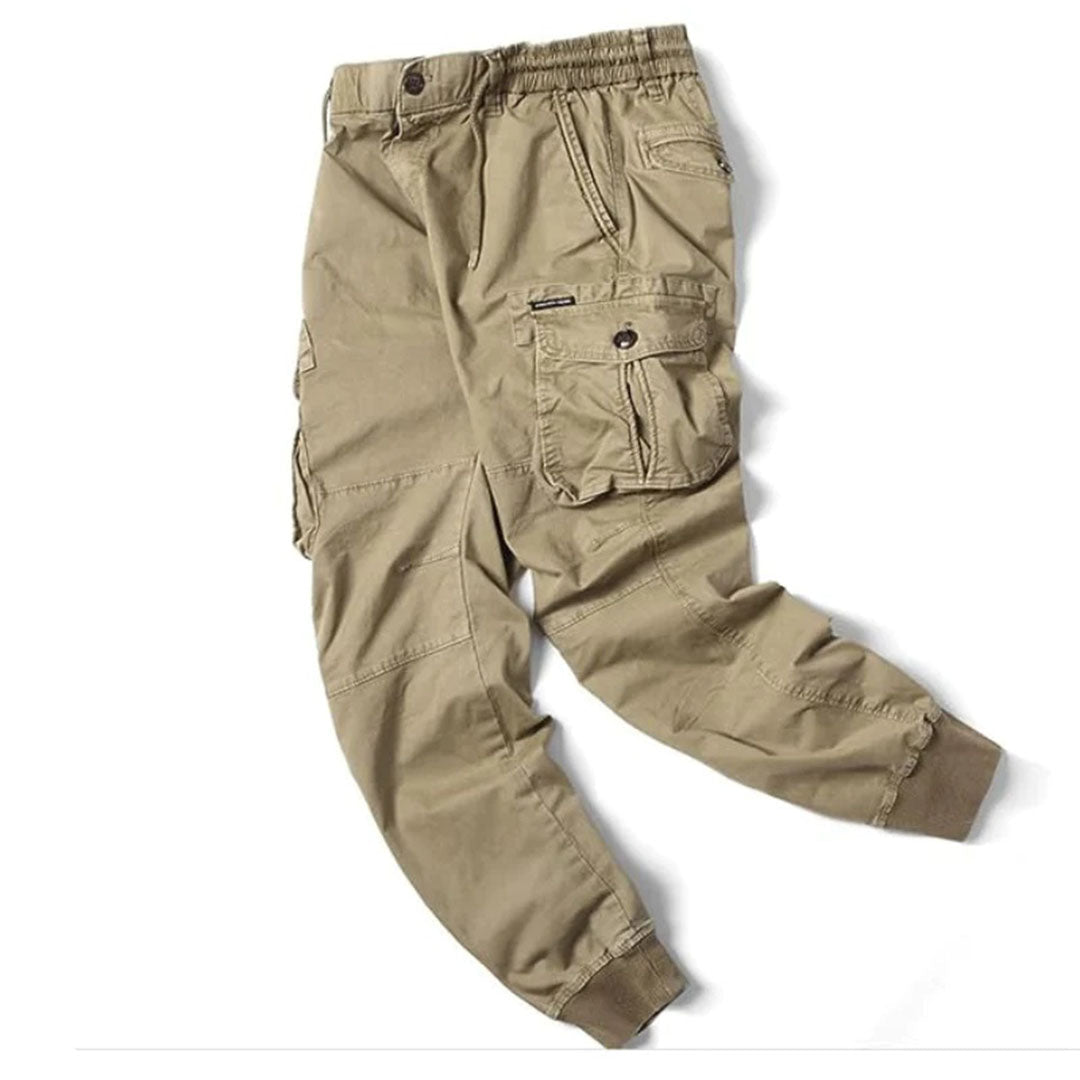 Pantalón cargo de hombre para uso diario, corte cónico, bolsillos utilitarios y tobillos ajustados